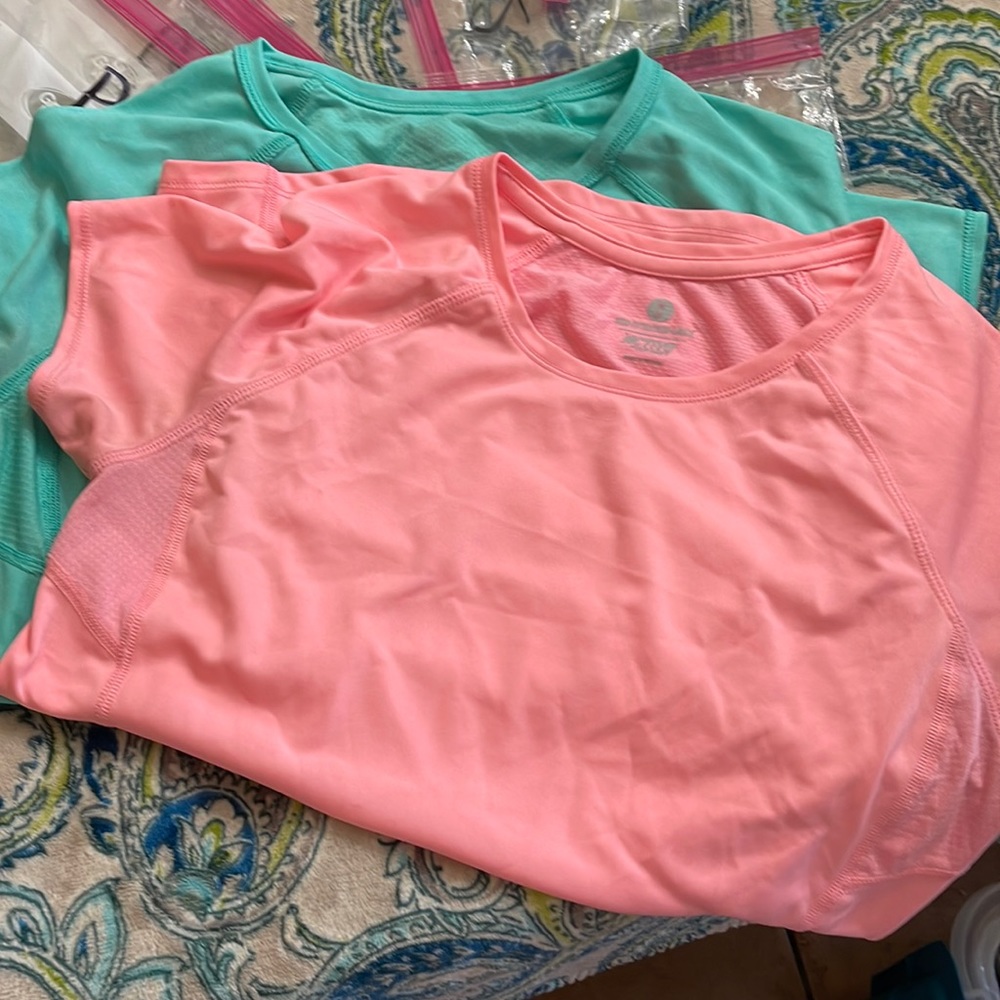 2 Old Navy workout shirt size MEDIUM SEMI FITTED